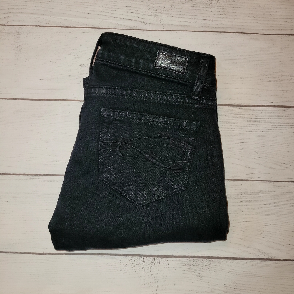 NWOT!! Paige Blue Heights low-rise Skinny leg Jeans